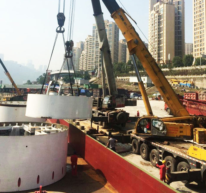 辽中吊车作业中